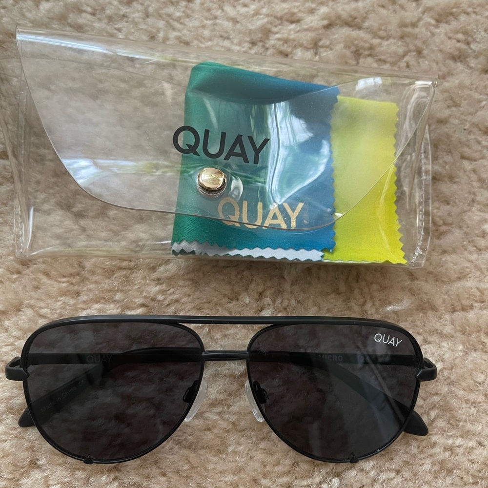 Quay Australia Black Aviator Sunglasses with case